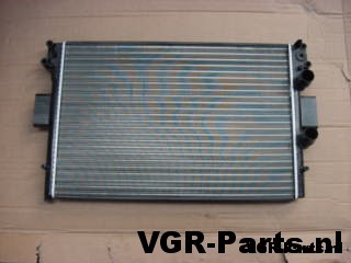 28002043 Radiateur