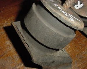 G129200 Links motor rubber gebruikt
