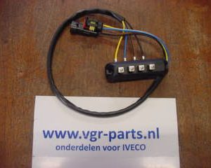 500321584 Deur contact achter